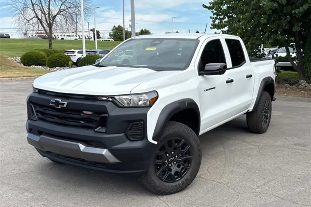 2026 Chevrolet Colorado Trail Boss photo 1