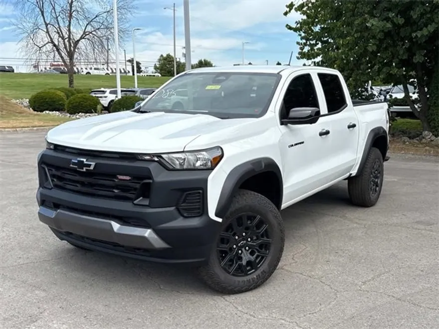 2026 Chevrolet Colorado Trail Boss photo 1