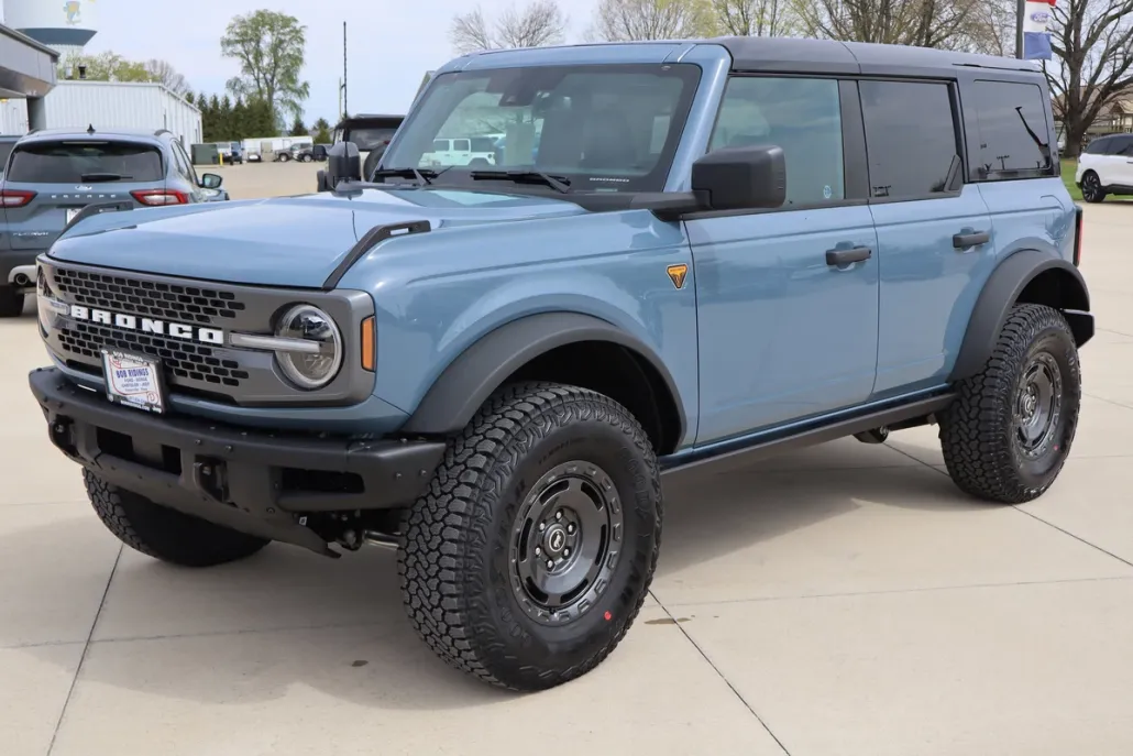 2025 Ford Bronco Badlands photo 1