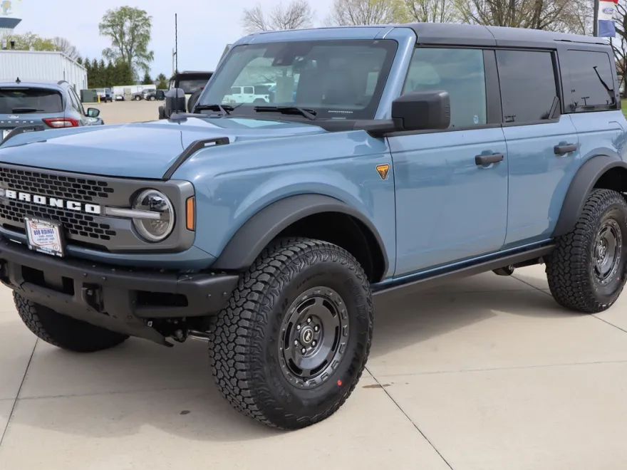 2025 Ford Bronco Badlands photo 1