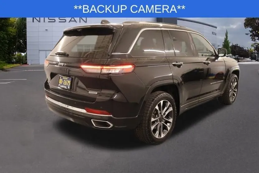 2023 Jeep Grand Cherokee Overland photo 1