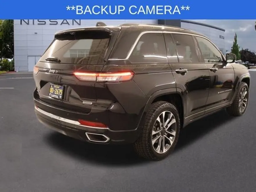 2023 Jeep Grand Cherokee Overland photo 1