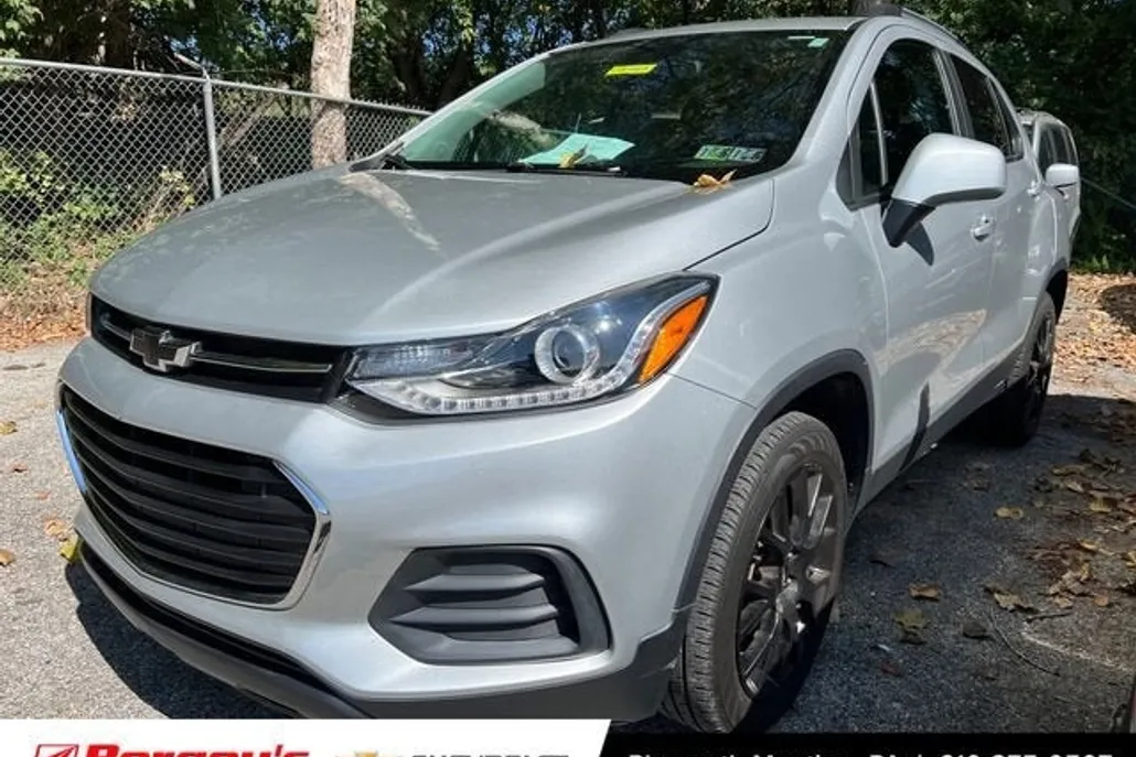 2022 Chevrolet Trax LT photo 1