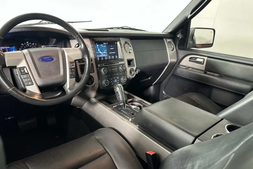 2016 Ford Expedition Limited photo 1