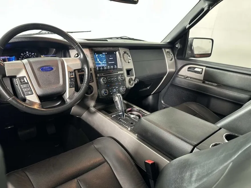 2016 Ford Expedition Limited photo 1