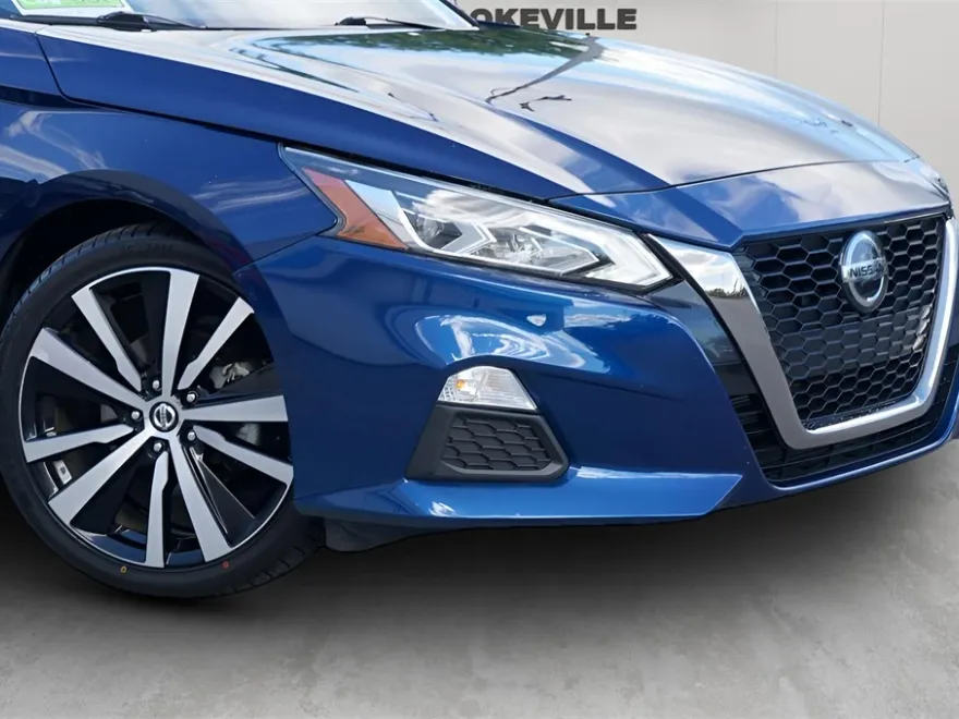 2022 Nissan Altima 2.5 SR photo 1