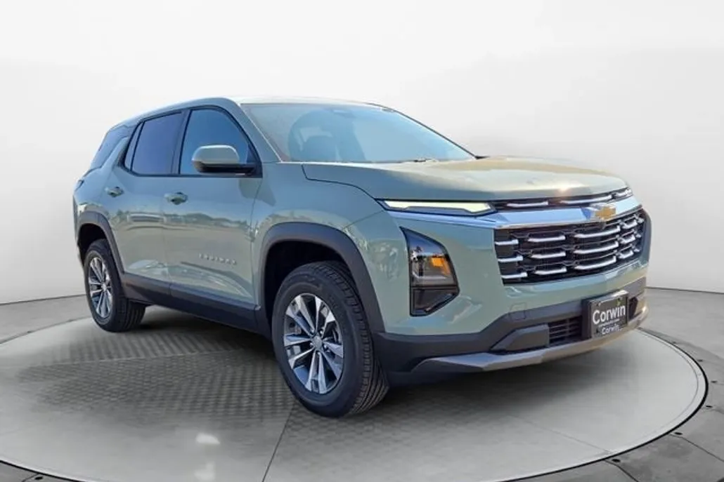 2026 Chevrolet Equinox LT photo 1