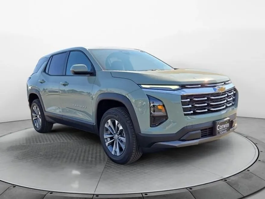 2026 Chevrolet Equinox LT photo 1