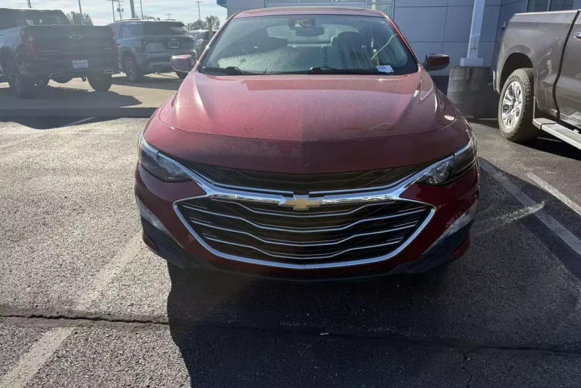 2021 Chevrolet Malibu 1LT photo 1