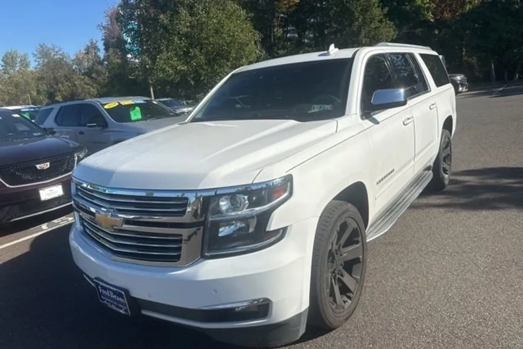 2017 Chevrolet Suburban Premier photo 1