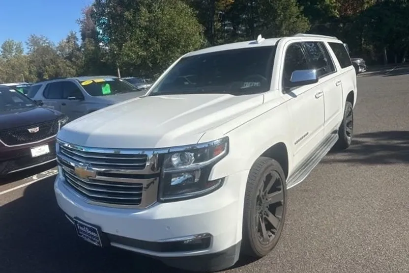 2017 Chevrolet Suburban Premier photo 1