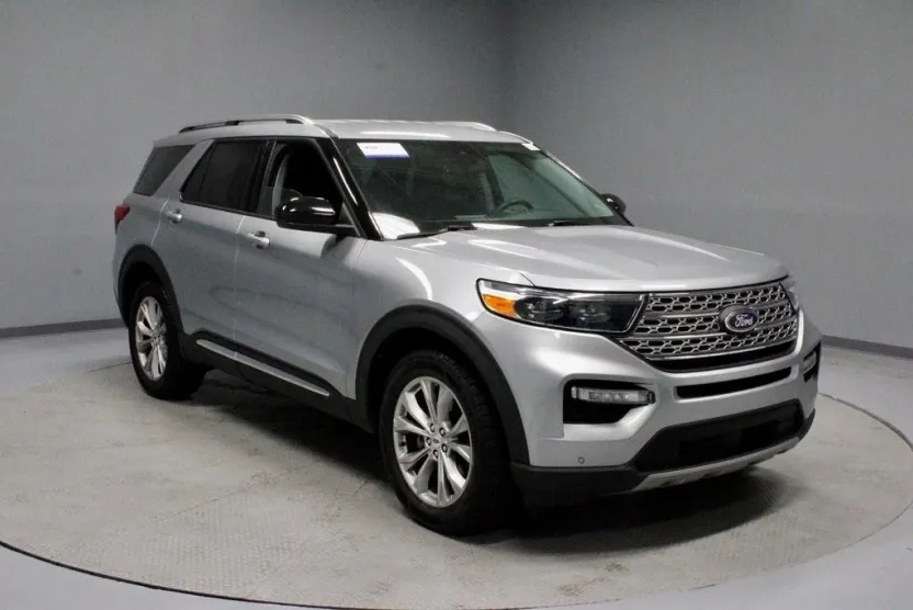 2024 Ford Explorer Limited photo 1