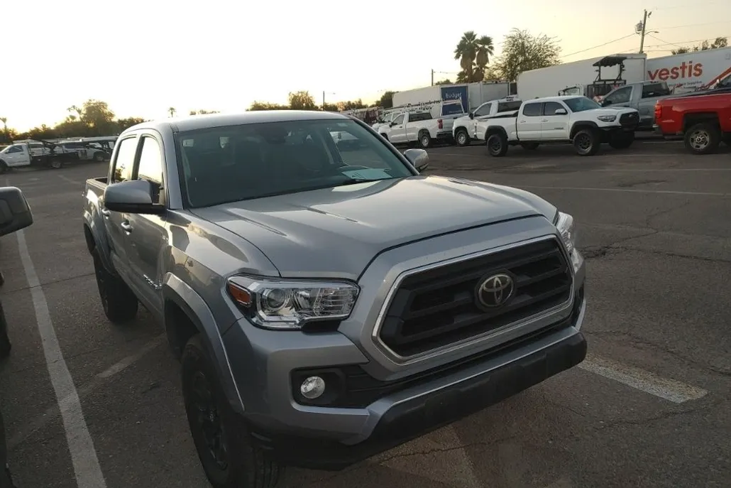 2020 Toyota Tacoma SR5 photo 1