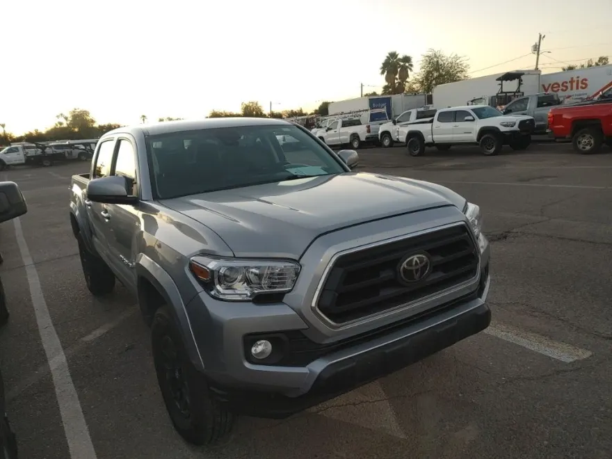2020 Toyota Tacoma SR5 photo 1