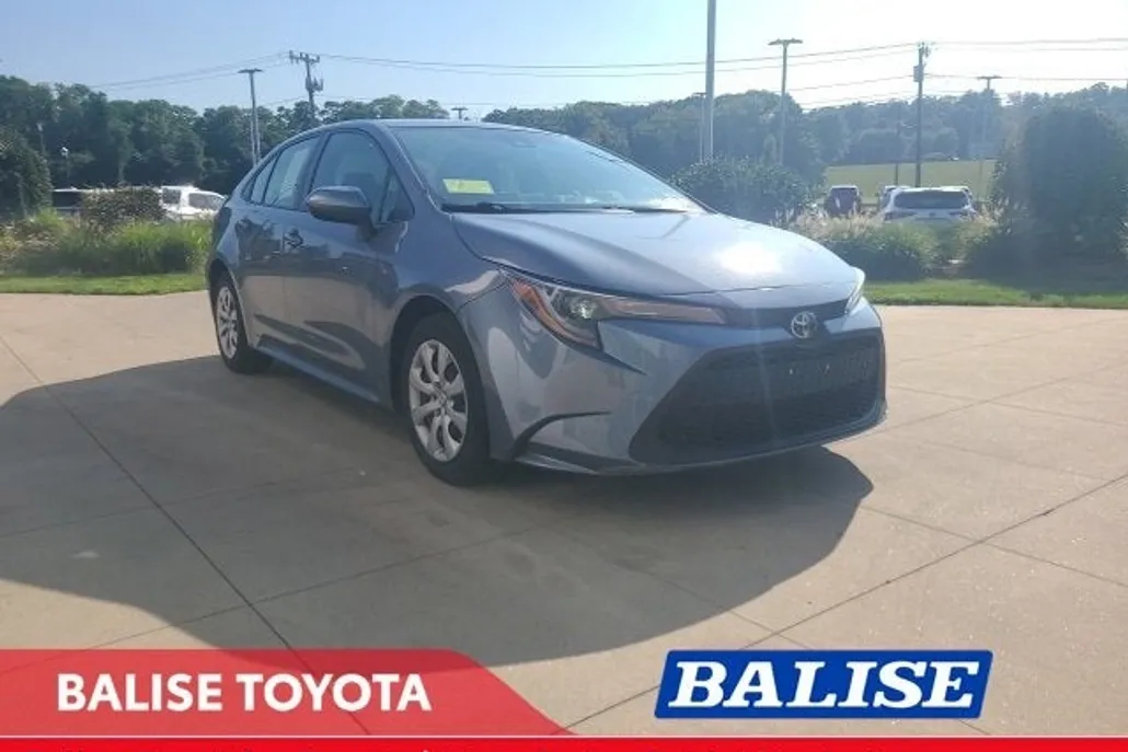 2022 Toyota Corolla LE photo 1