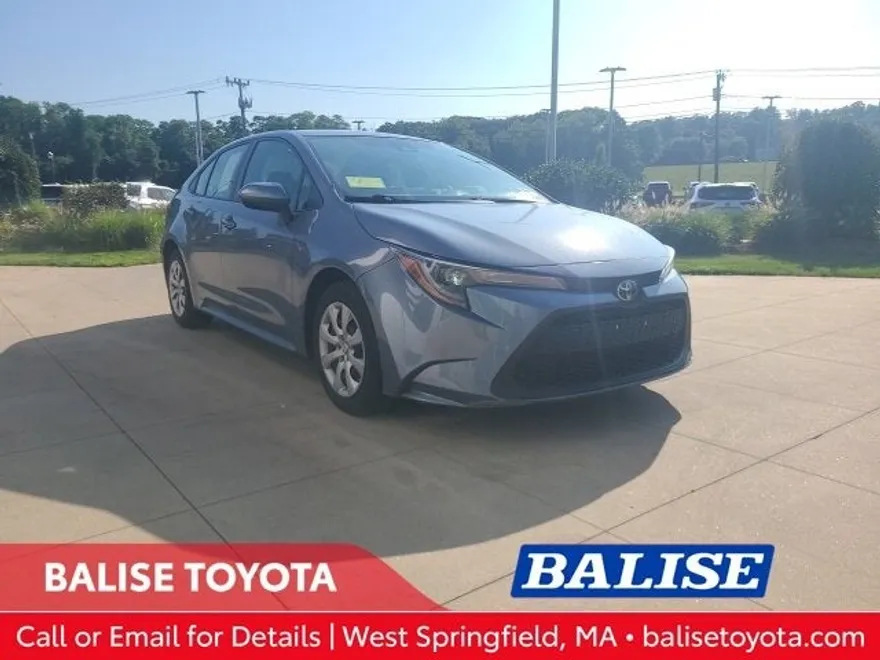 2022 Toyota Corolla LE photo 1
