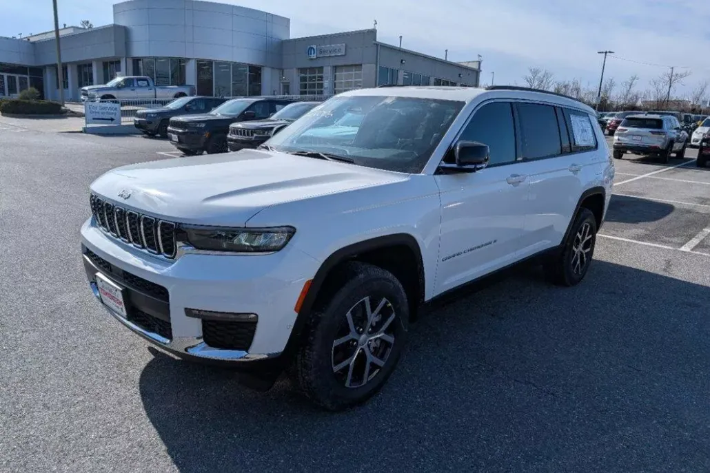 2025 Jeep Grand Cherokee L photo 1