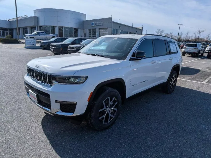 2025 Jeep Grand Cherokee L photo 1