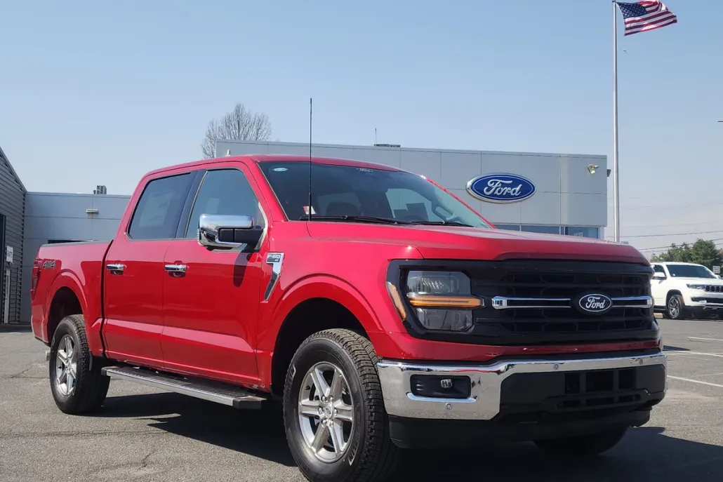 2025 Ford F-150 XLT photo 1