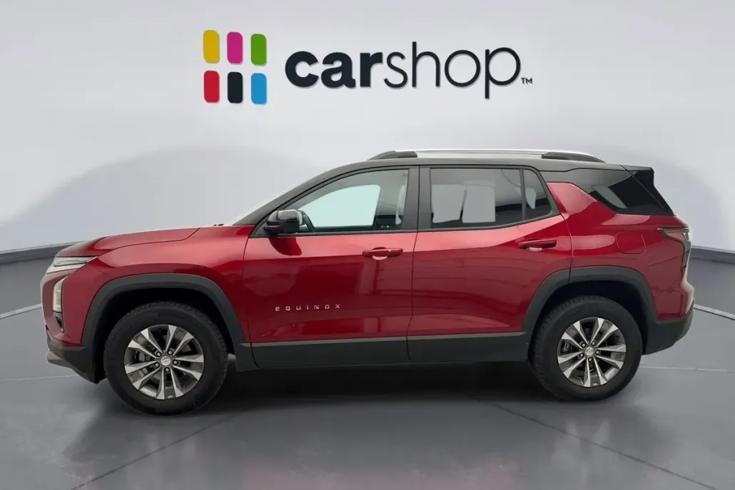 2025 Chevrolet Equinox LT photo 1