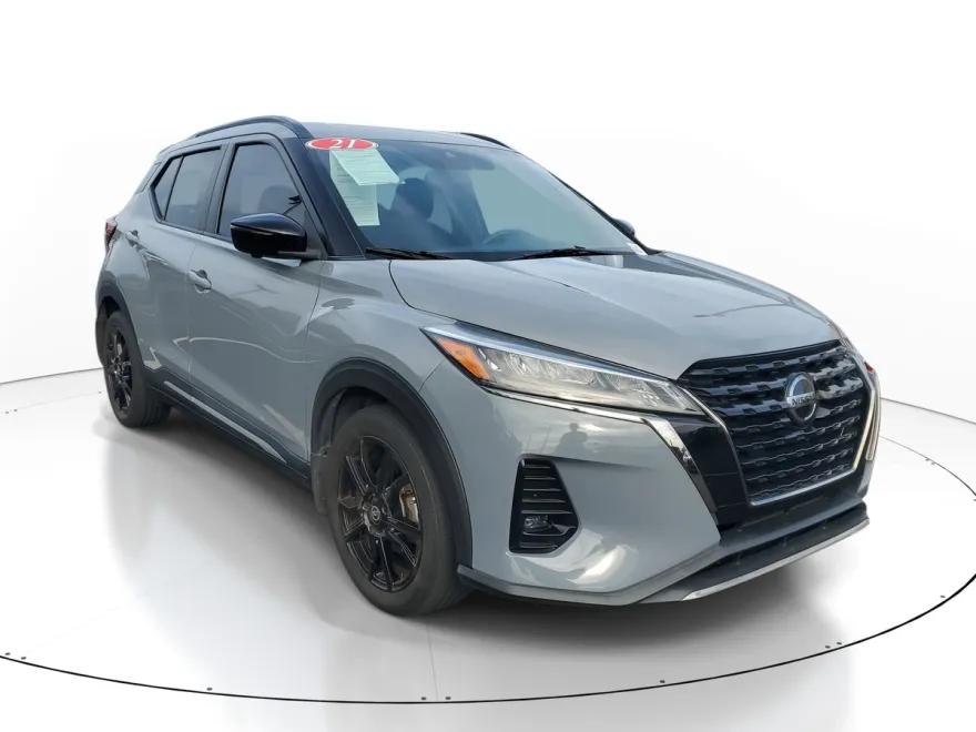 2021 Nissan Kicks SR photo 1