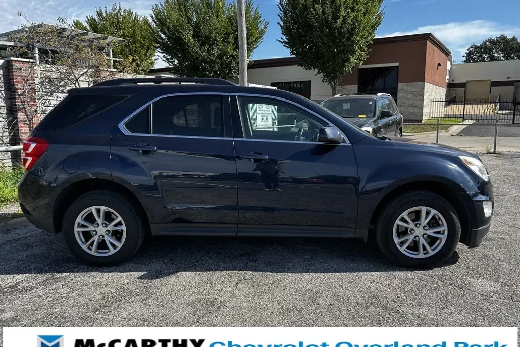 2016 Chevrolet Equinox LT photo 1