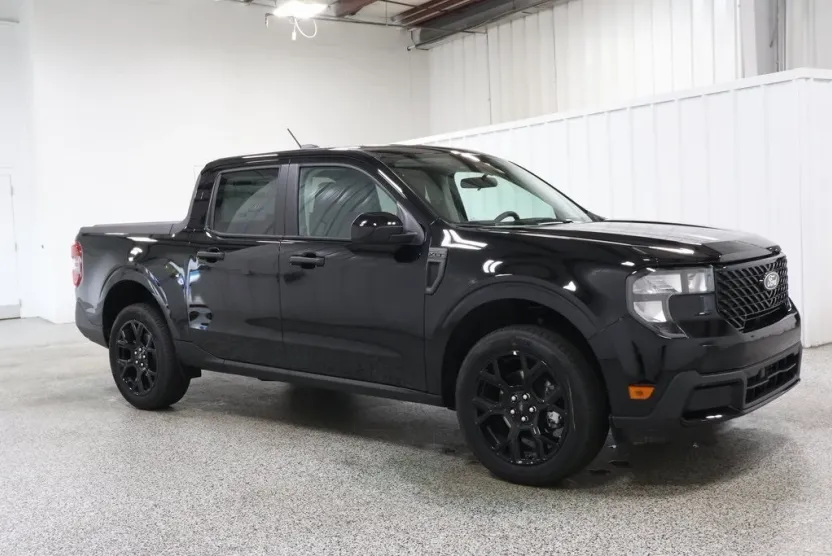 2025 Ford Maverick XLT photo 1