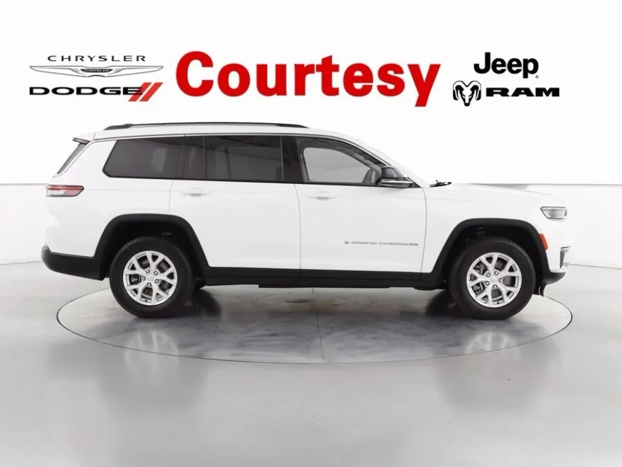 2023 Jeep Grand Cherokee Limited photo 1
