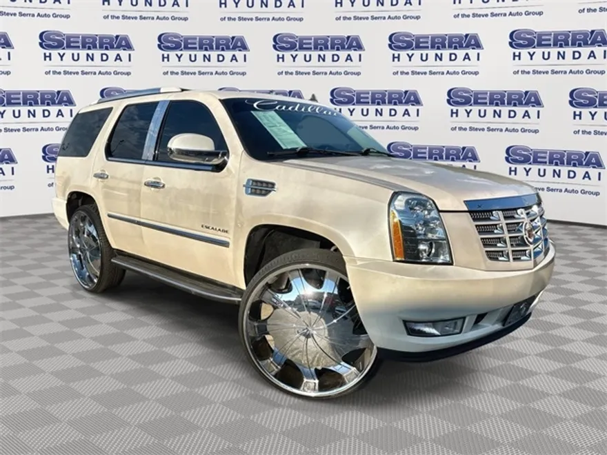 2013 Cadillac Escalade Luxury photo 1