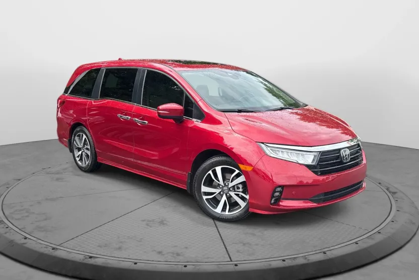 2023 Honda Odyssey Touring photo 1