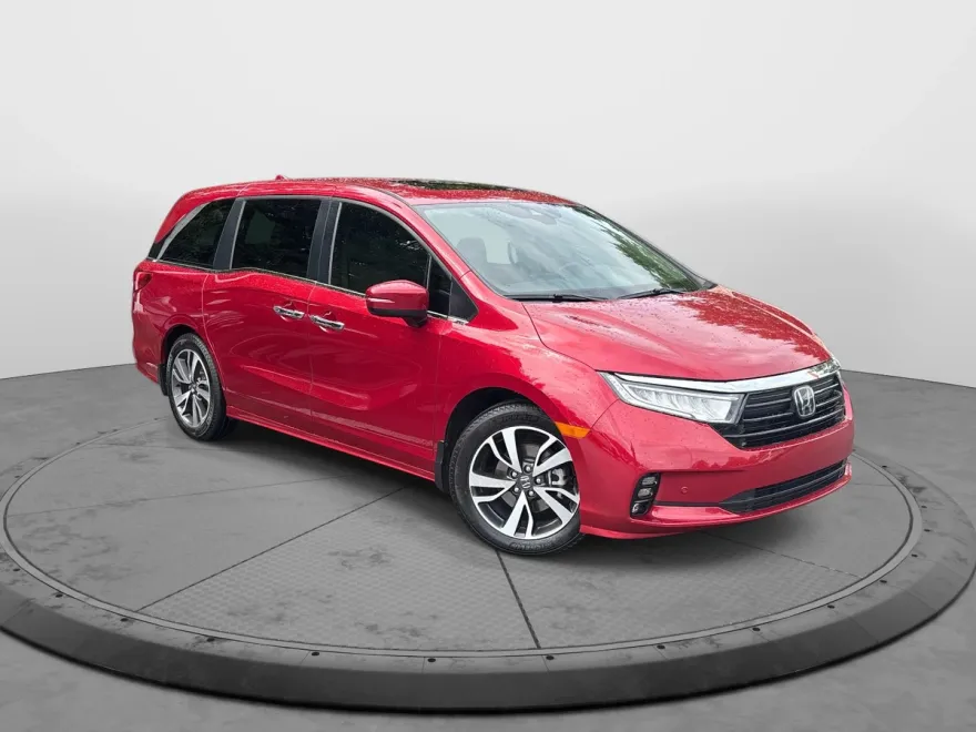 2023 Honda Odyssey Touring photo 1