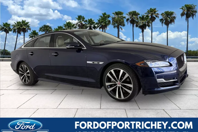 2019 Jaguar XJ R-Sport photo 1