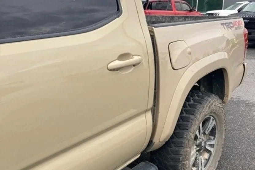 2017 Toyota Tacoma TRD Sport photo 1
