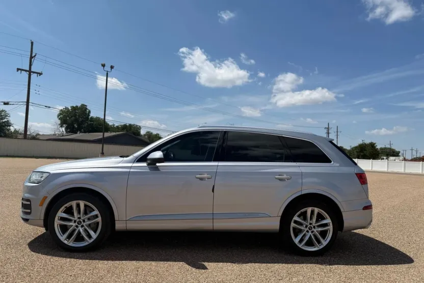 2017 Audi Q7 3.0T Prestige photo 1