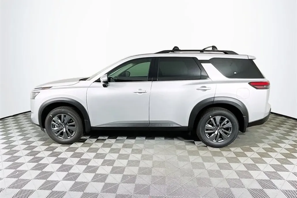 2025 Nissan Pathfinder SV photo 1