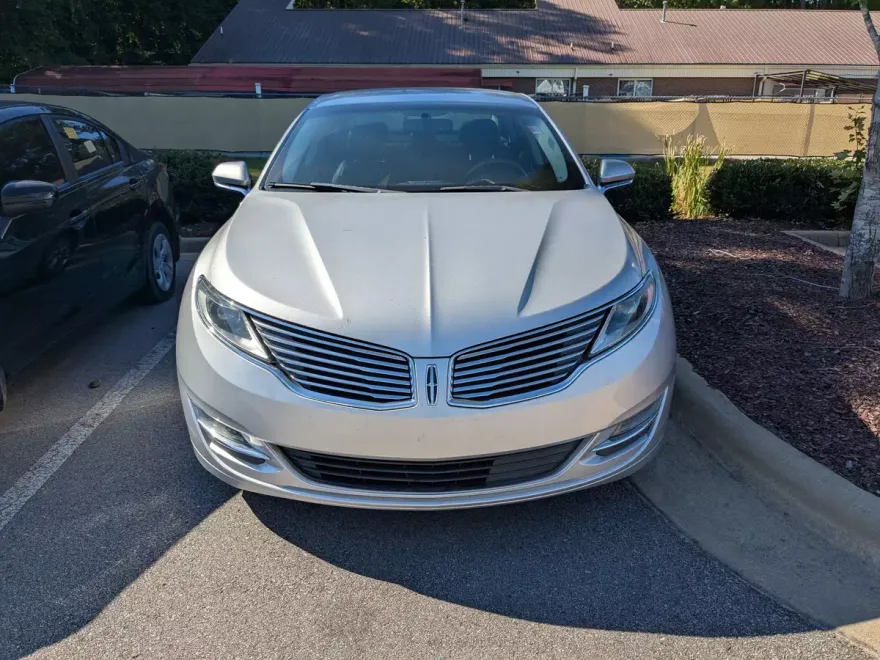 2016 Lincoln MKZ Base photo 1