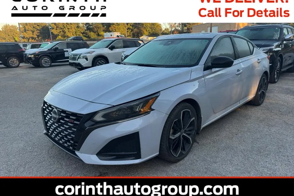 2023 Nissan Altima 2.5 SR photo 1