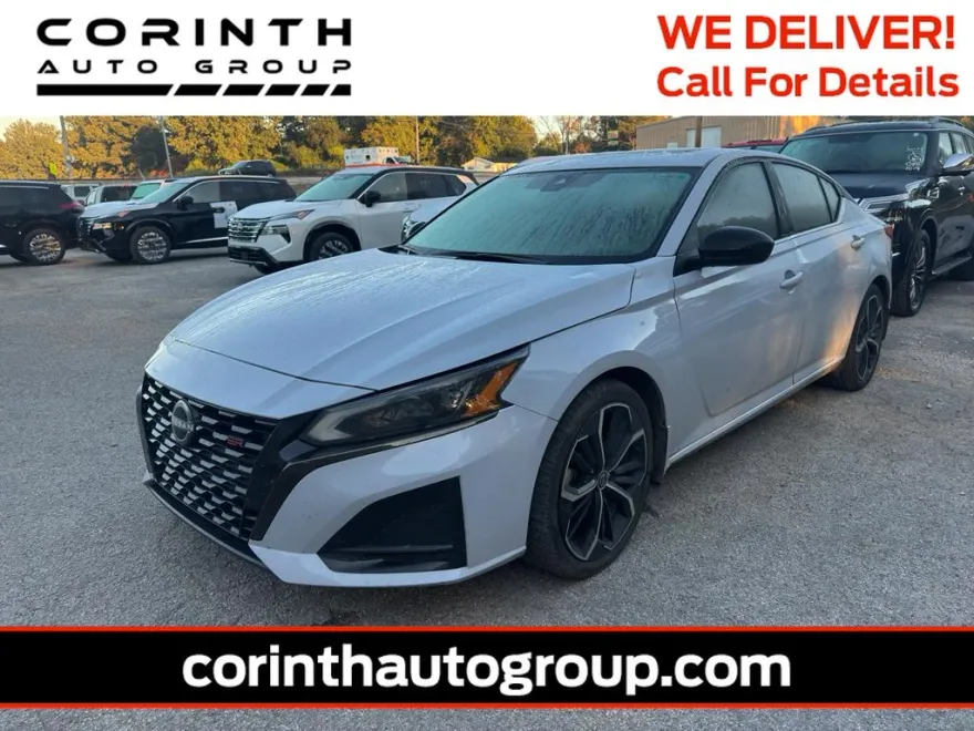 2023 Nissan Altima 2.5 SR photo 1