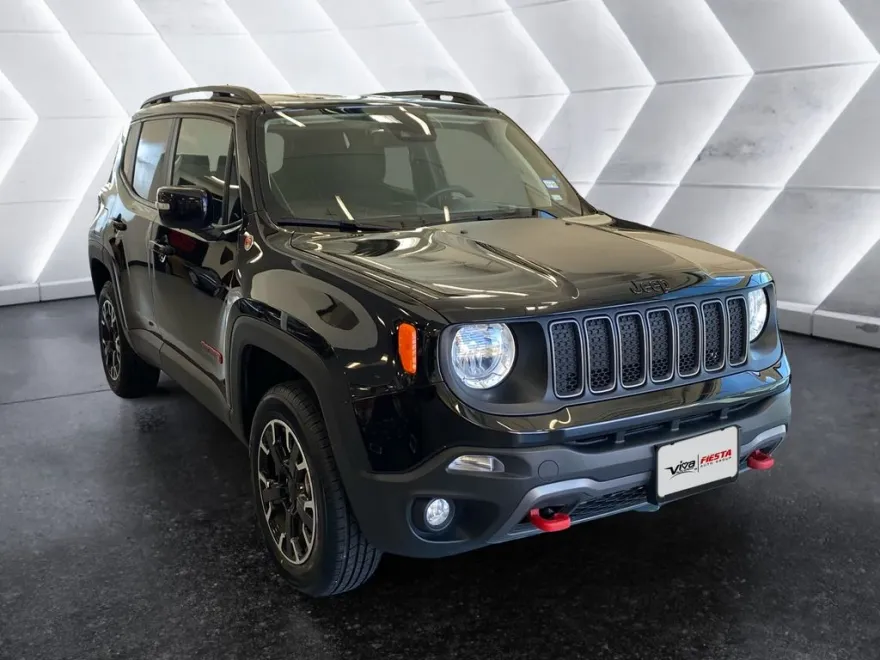 2023 Jeep Renegade Trailhawk photo 1
