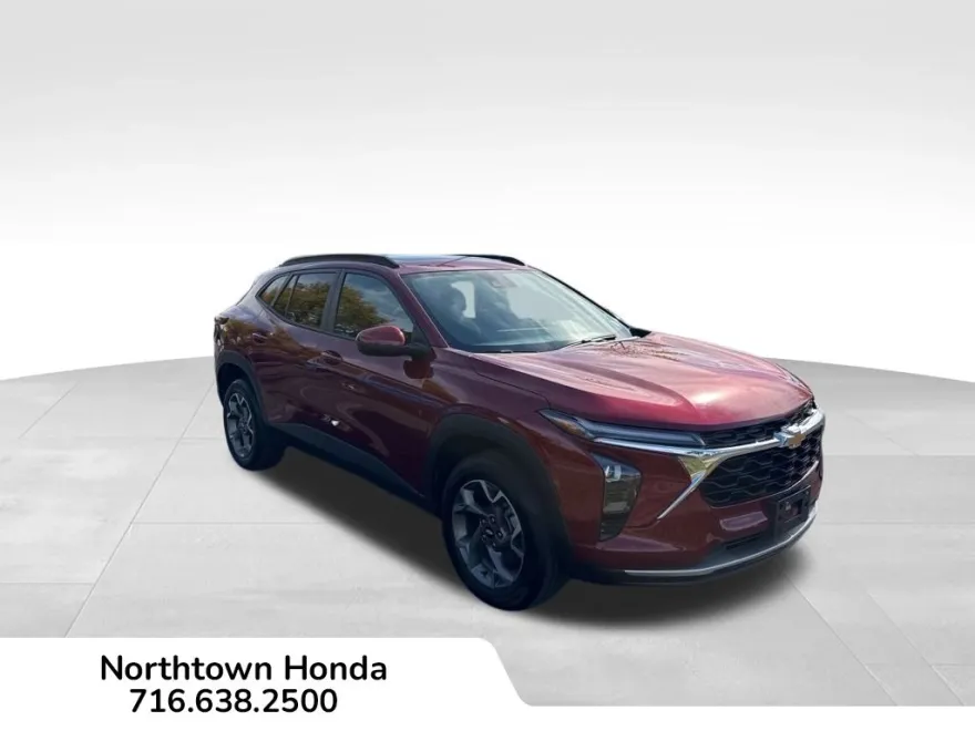 2024 Chevrolet Trax LT photo 1