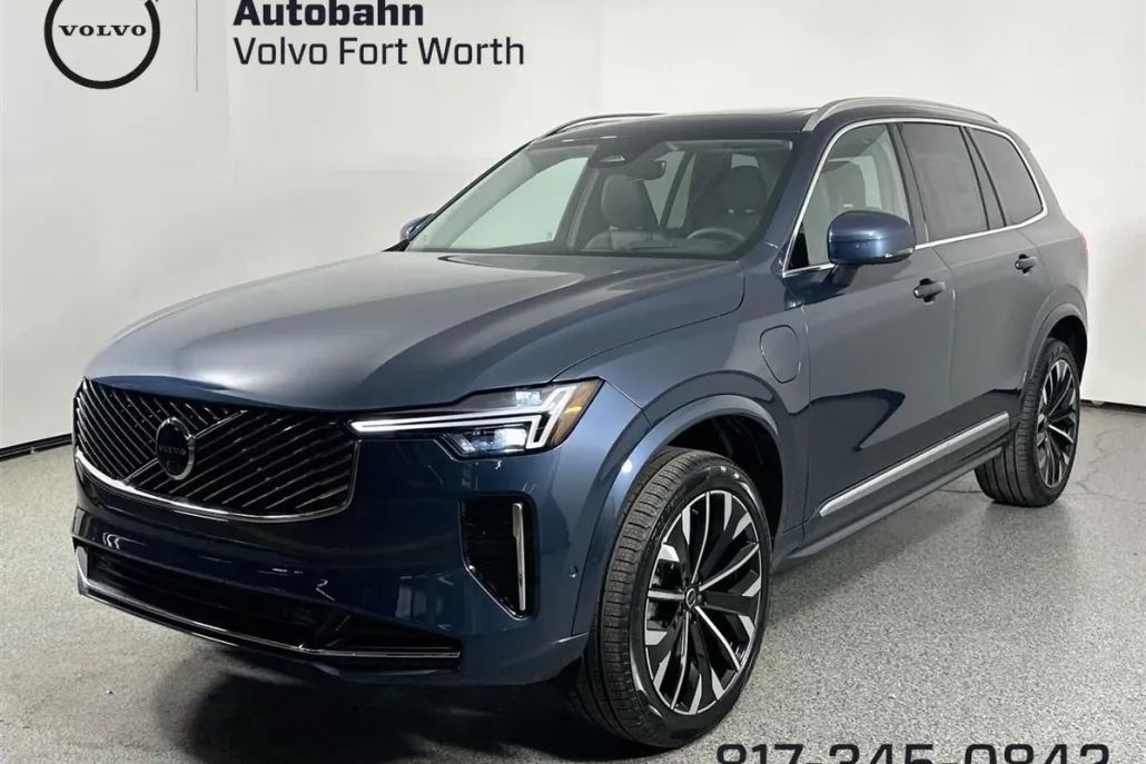 2025 Volvo XC90 T8 AWD photo 1