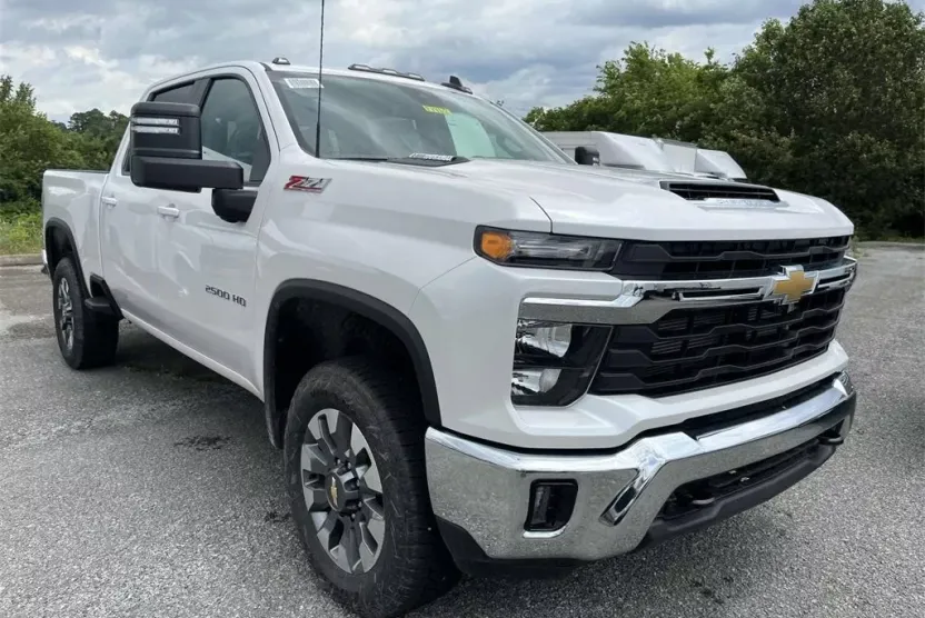 2024 Chevrolet Silverado 2500HD LT photo 1