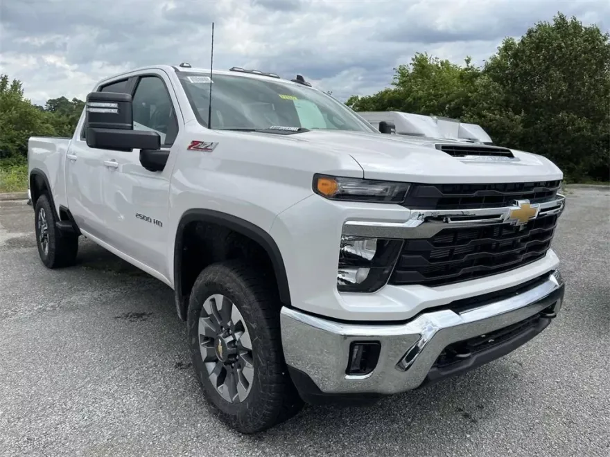 2024 Chevrolet Silverado 2500HD LT photo 1