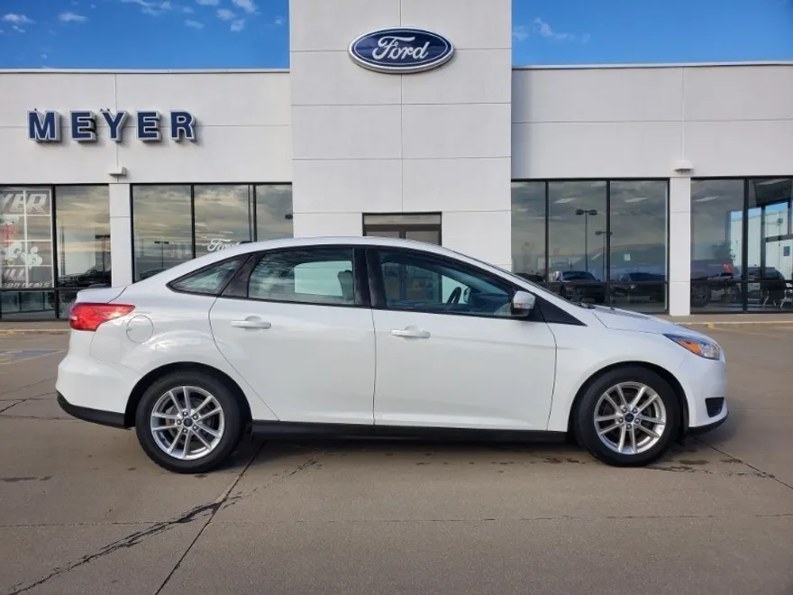 2016 Ford Focus SE photo 1