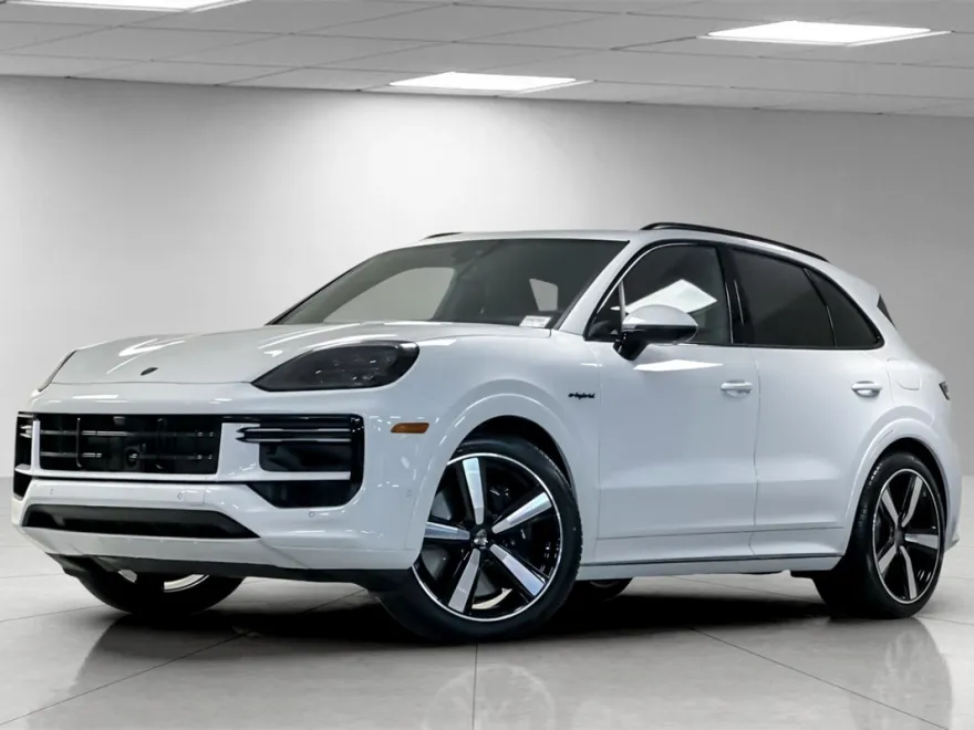 2025 Porsche Cayenne Turbo E-Hybrid photo 1