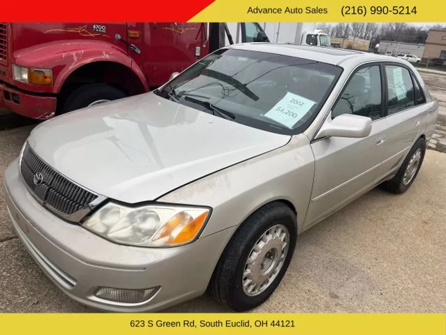 2002 Toyota Avalon XL photo 1
