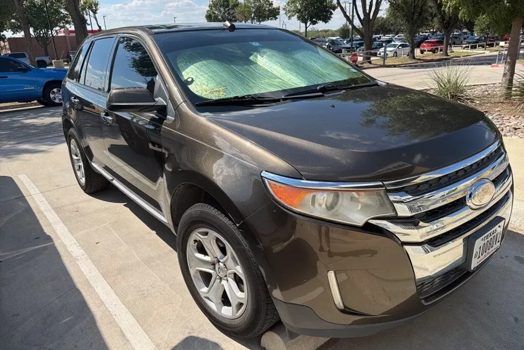 2011 Ford Edge SEL photo 1