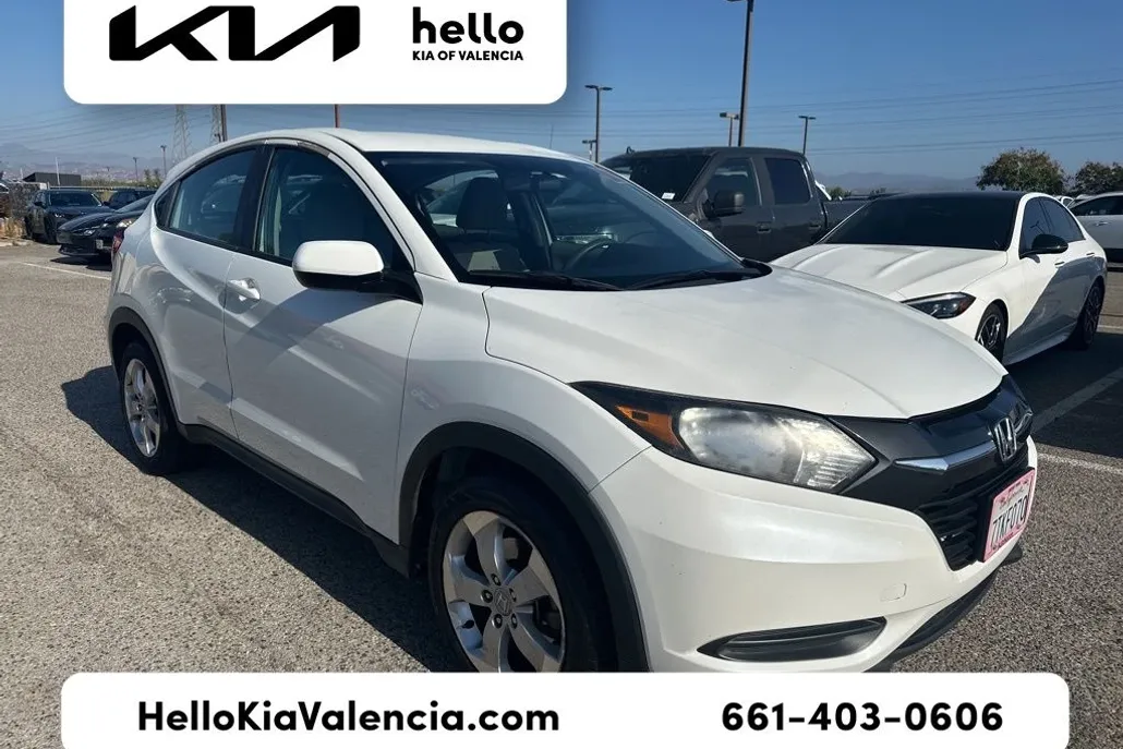2016 Honda HR-V LX photo 1