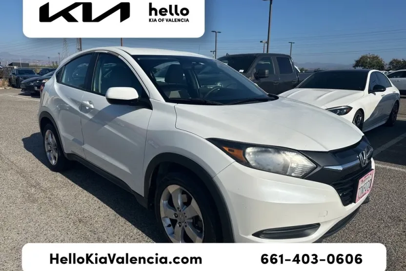 2016 Honda HR-V LX photo 1
