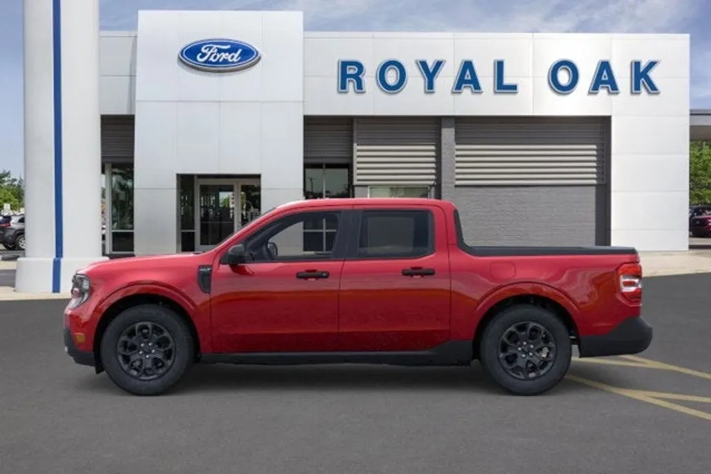 2025 Ford Maverick XLT photo 1